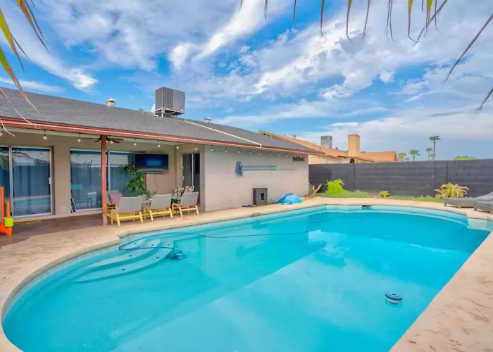 Getaway Pool Glendale